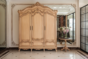 Artistic Hand-Carved Teak Almirah – A Touch of Traditional Elegance