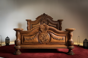 Traditional Wooden Bed – Hand-Carved Teak with Unmatched Durability