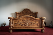 Intricate Handcrafted Bed – Luxurious Teak Wood for a Timeless Look
