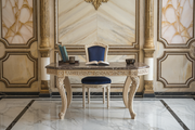 Elegant Carved Wood Table and Chair - A Luxurious, High-Quality Piece of Royal Craftsmanship